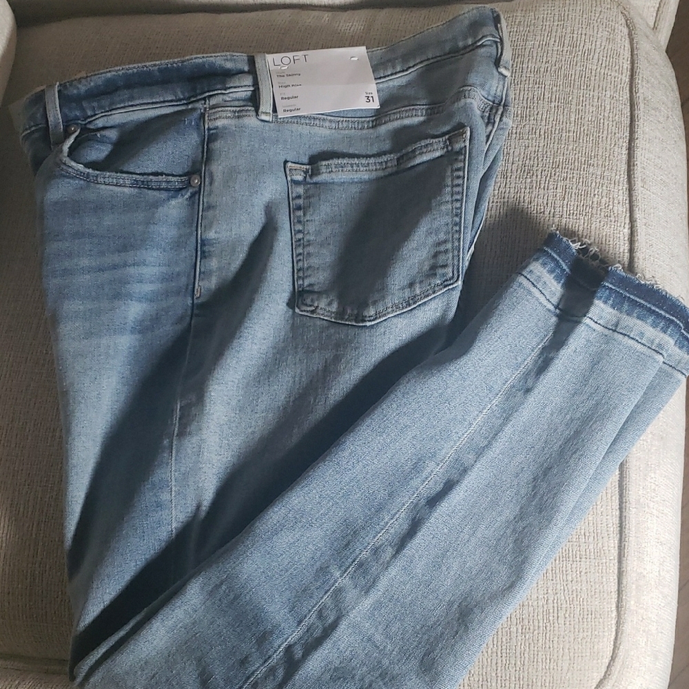 NWT LOFT Light Blue Denim Skinny Jeans Sz 31
